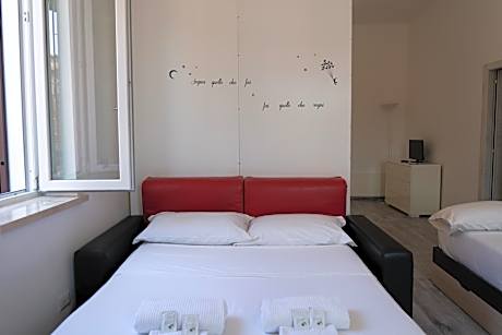 Deluxe Queen Studio