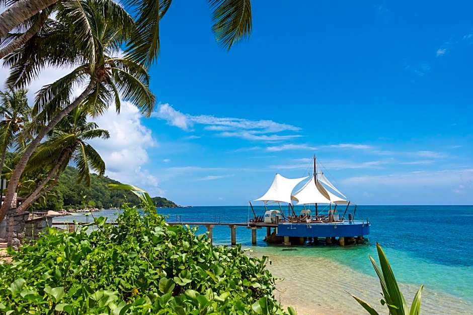 Coco de Mer and Black Parrot Suites