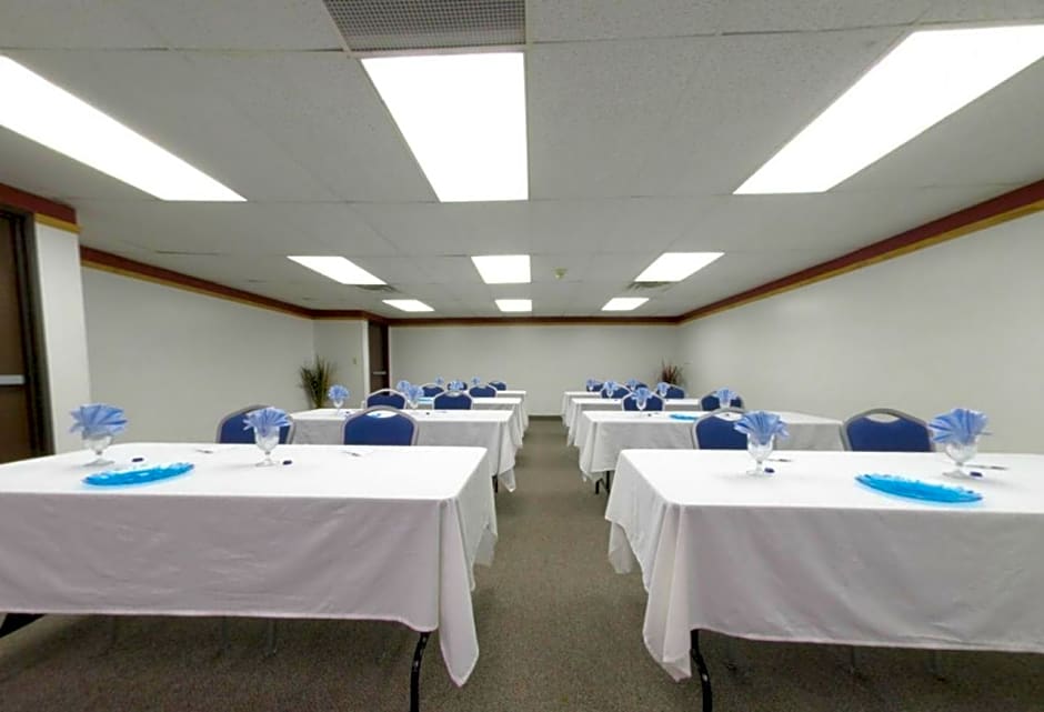 Americas Best Value Inn - Duluth Spirit Mountain Inn