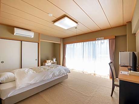 Japanese-Style Room