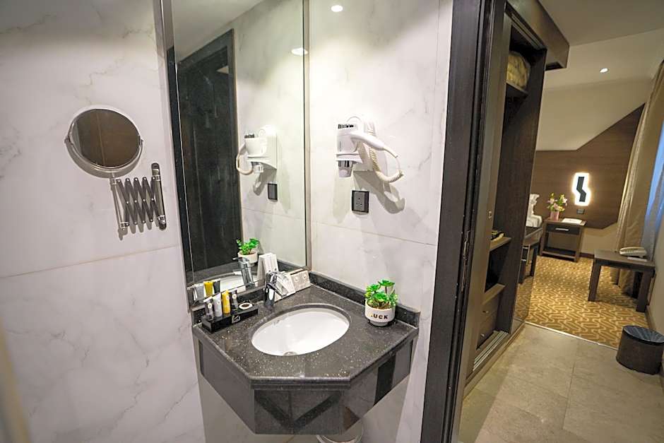 Lamar Ajyad First Hotel Tower A