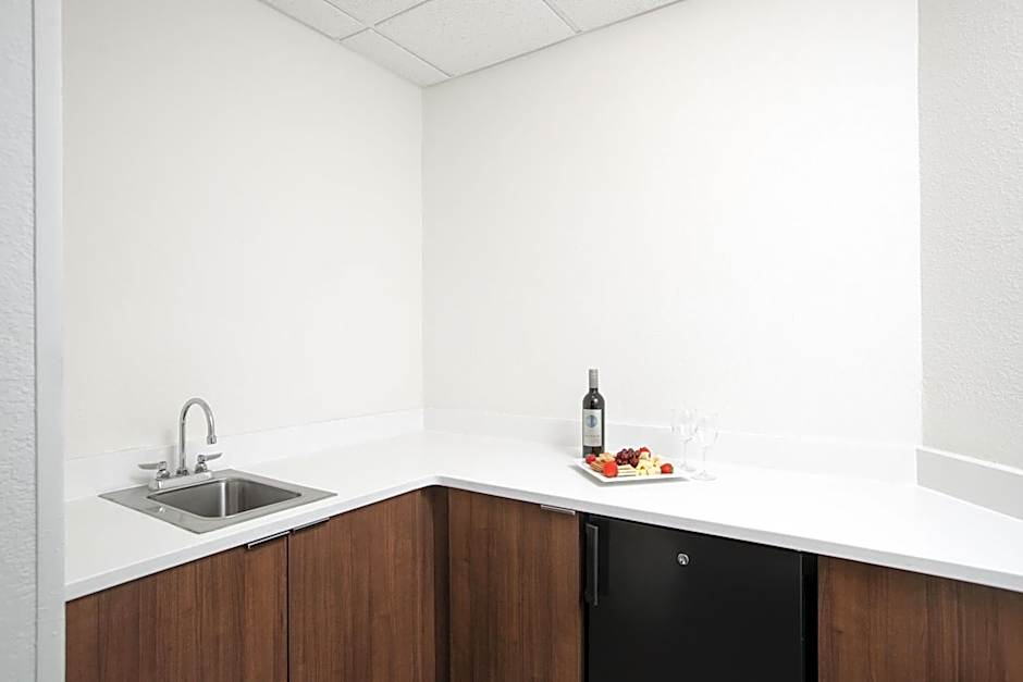 Holiday Inn Charleston-Riverview By IHG