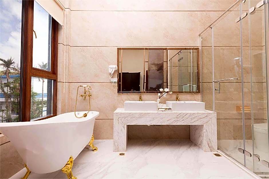 Hanamitsu Hotel & Spa