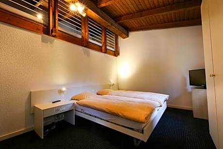 Gallery Quadruple Room