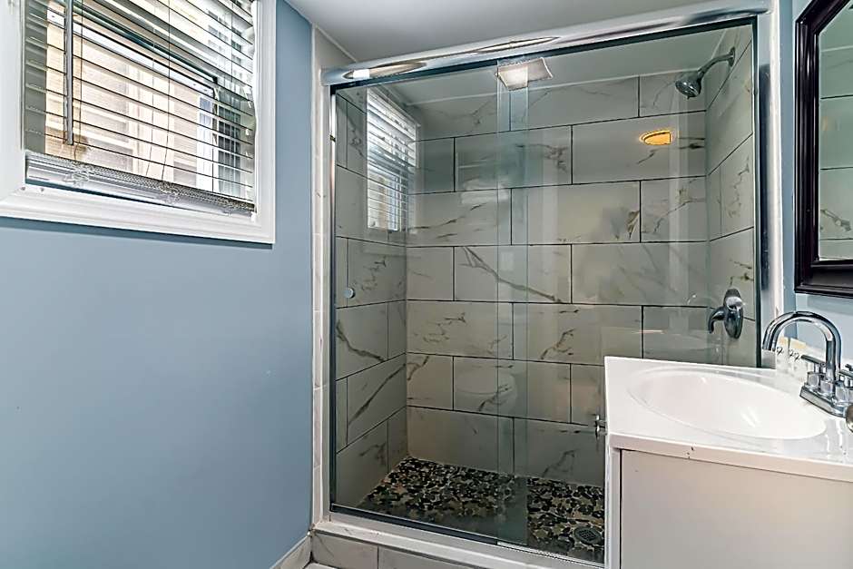 Boardwalk Hotel Charlee & Apartments Beach Hotel Oceanfront