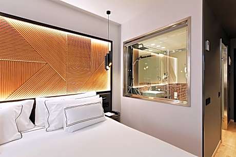 The Level Premium Room