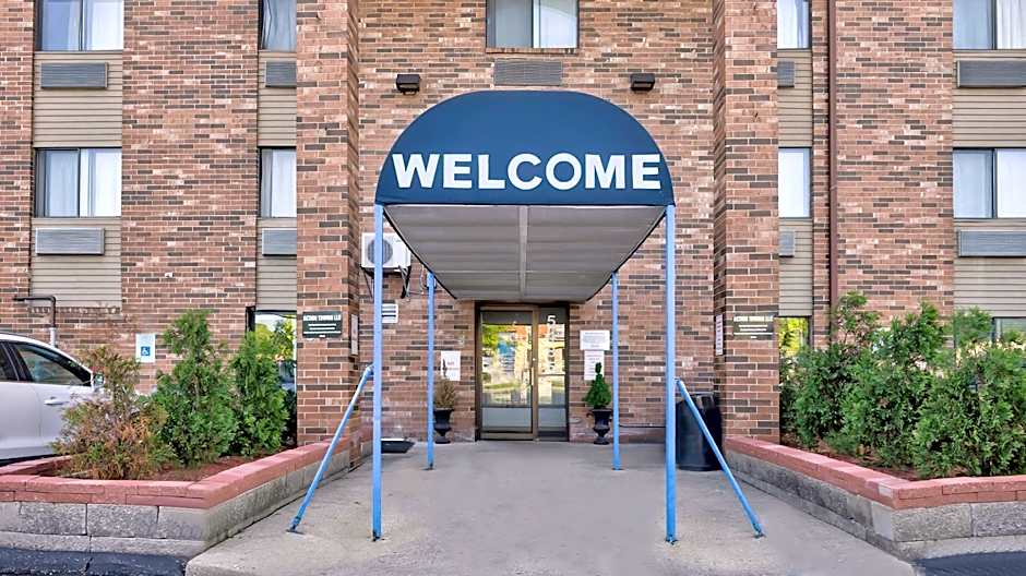 Motel 6-Milwaukee, WI - Glendale