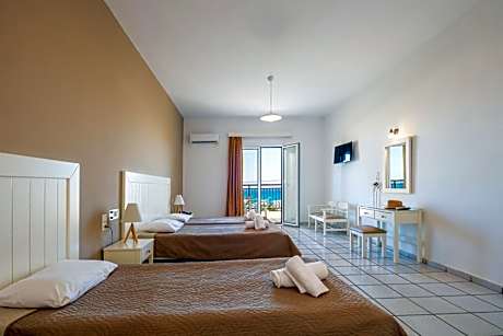 Triple Room with Sea View