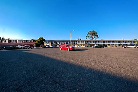 Travelodge Inn & Suites by Wyndham Saint Helens OR