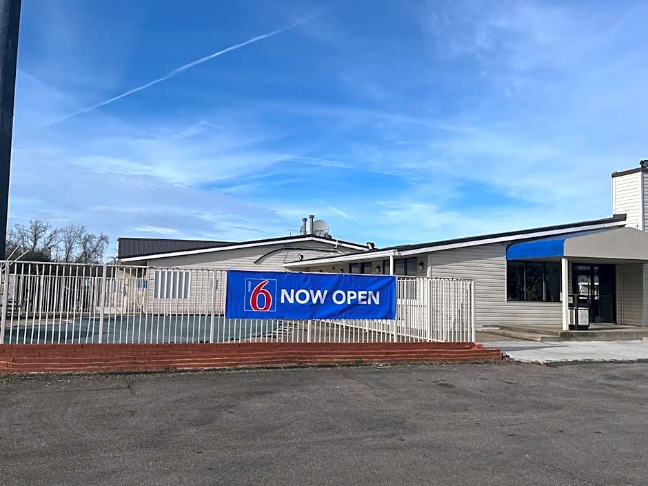 Motel 6 Cross Lanes, WV Goff Mountain Rd