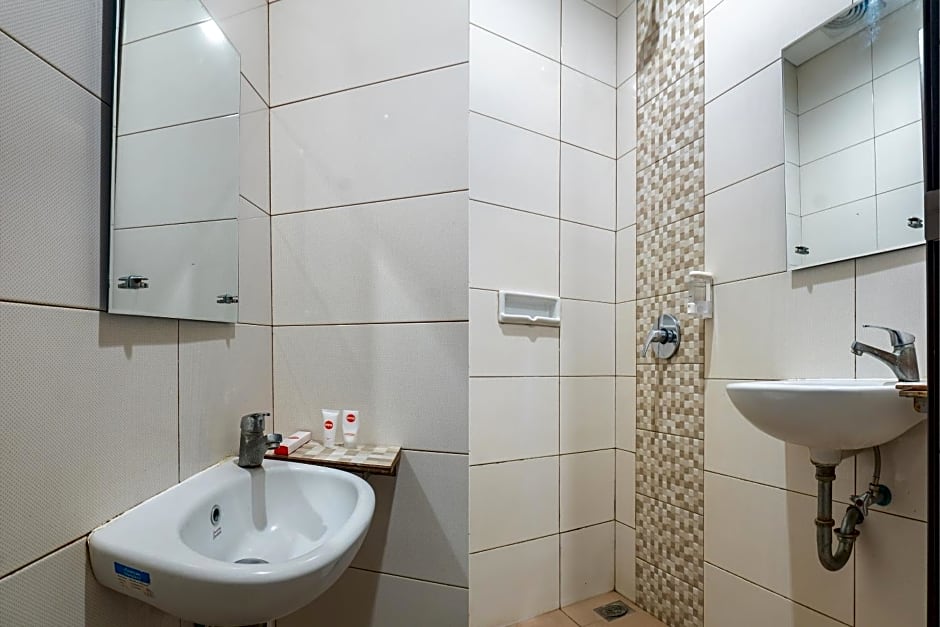 Super OYO 794 Ln 9 Bandung Guest House