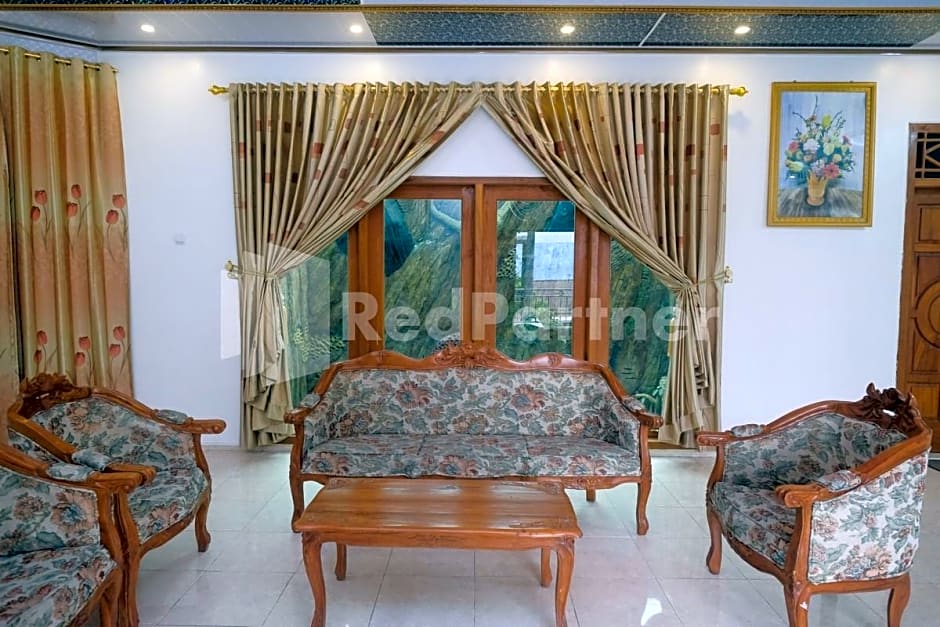 Wisma Giri Mulyo B near Grojogan Sewu Mitra RedDoorz