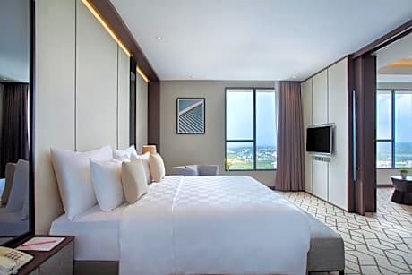 Junior Suite - Queen Bed, Non-Smoking