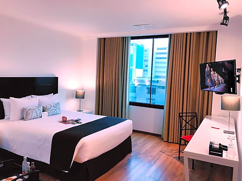 El Polo Apart Hotel & Suites