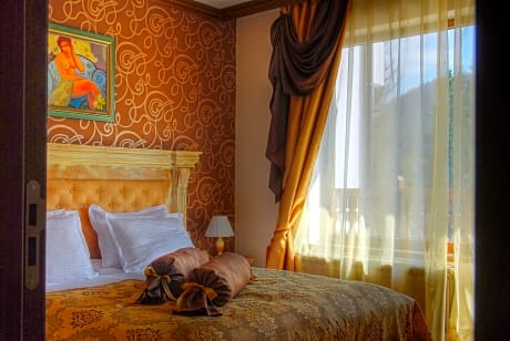 One-Bedroom Suite Section Elena (child up to 5.99 years is for free)