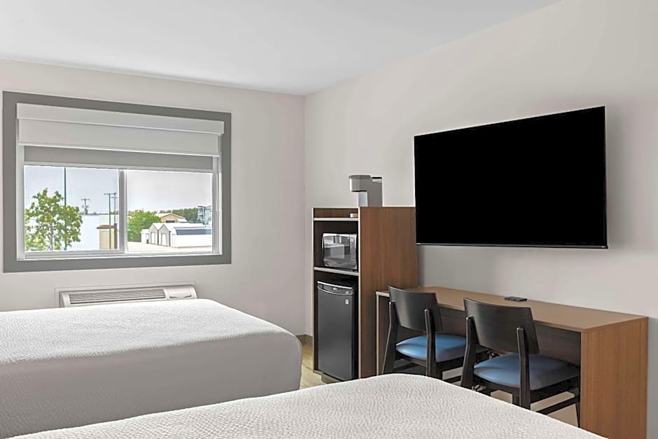 Days Inn by Wyndham Steinbach