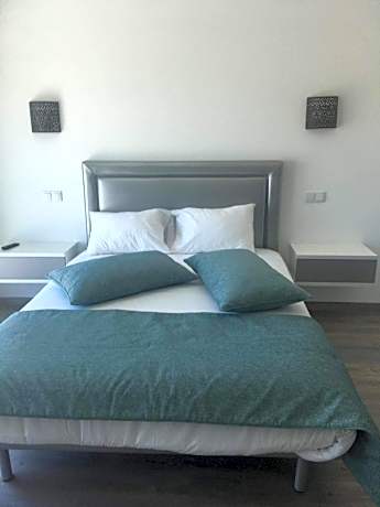 Deluxe Double Room with Shower