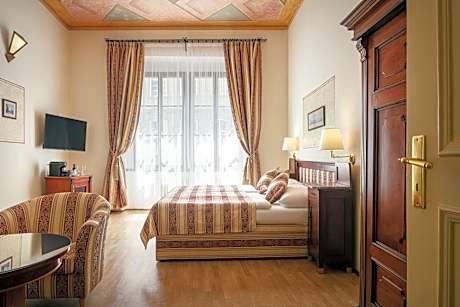 Double or Twin Room with Extra Bed