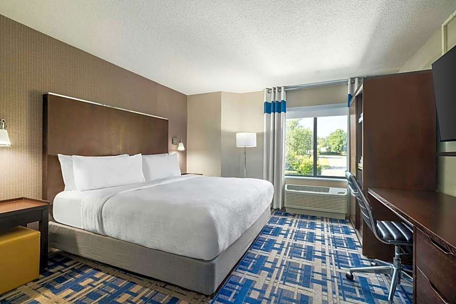 Four Points by Sheraton Charlotte - Lake Norman