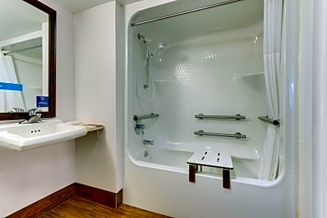 King Room with Accessible Tub - Mobility and Hearing Access/Non-Smoking