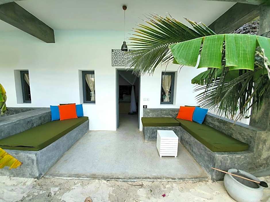 Casa Beach Hotel "Casa Del Mar"