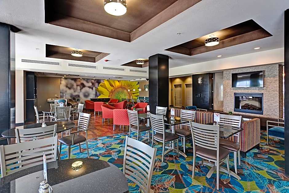 Holiday Inn Express Northwest Maize By IHG