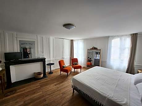 Deluxe King Studio