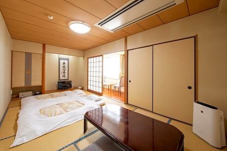 Mount Yufu View Japanese Style Room with 9 Tatami