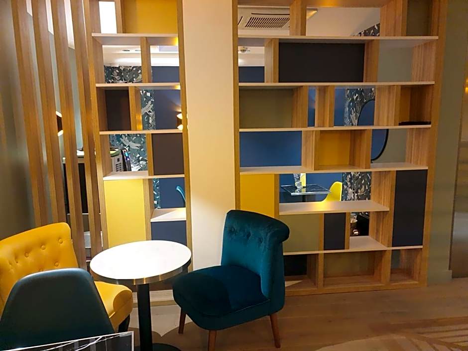 Panam Hotel GAMBETTA- Place Gambetta-Mairie du 20 emme