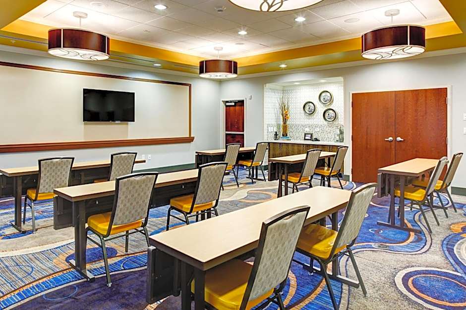 Hampton Inn By Hilton And Suites Columbus
