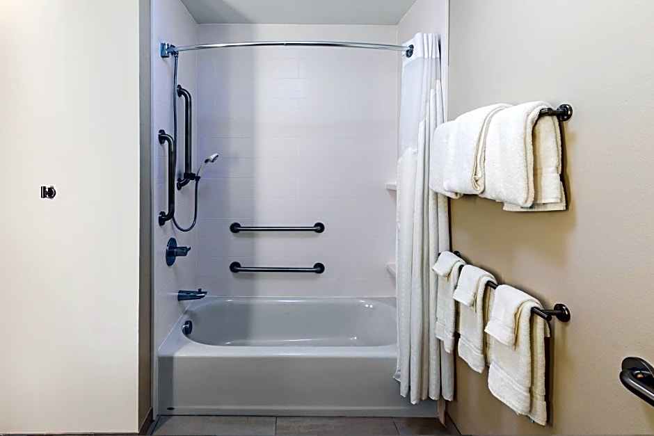 Holiday Inn Express and Suites Purcell By IHG