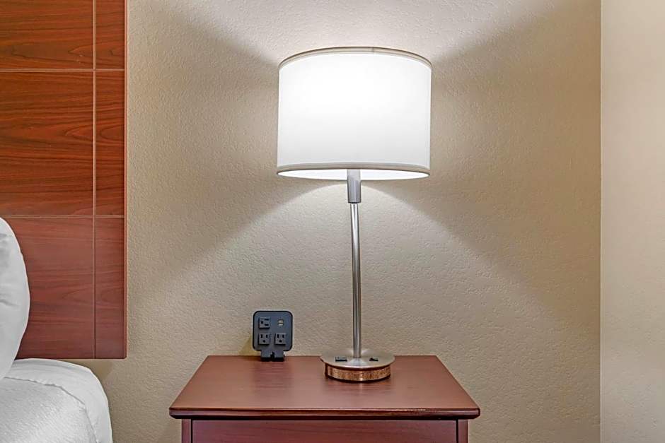 Red Roof Inn Charlestown