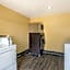 Red Roof Inn & Suites Sulphur Springs