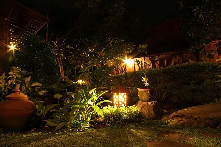 Tembi - Historical Home