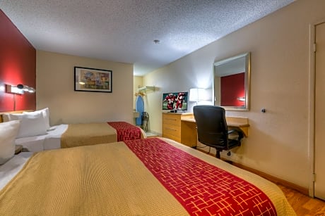 Deluxe Double Room with Two Double Beds - Smoking
