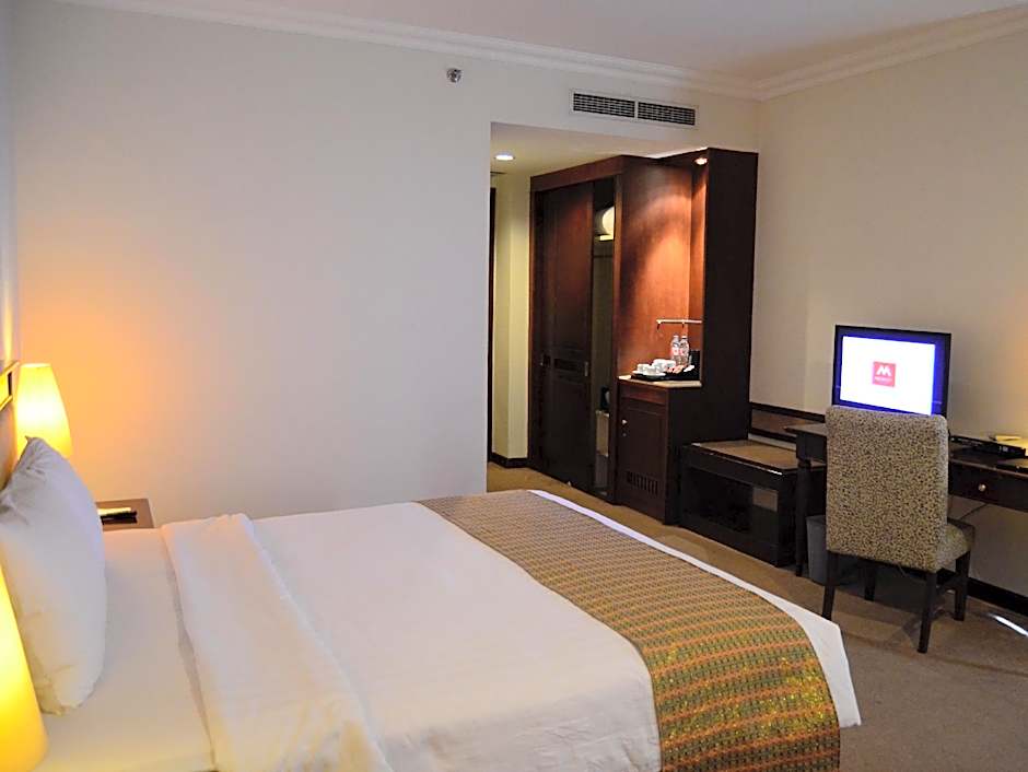 M - Regency Hotel