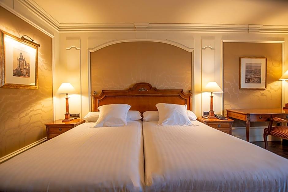 Hotel Sevilla Center