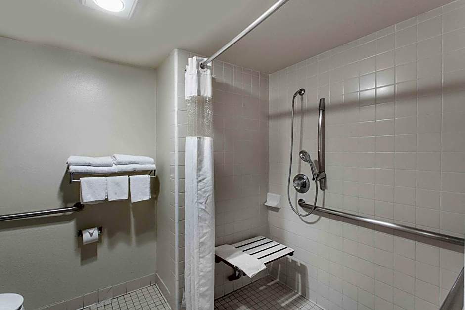 Days Inn by Wyndham Anaheim Near the Park