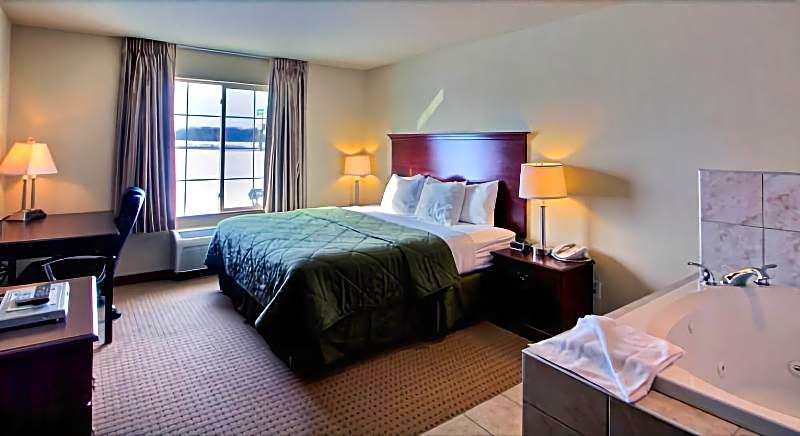 Evansville Inn & Suites by OYO