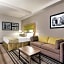 La Quinta Inn & Suites by Wyndham Brooklyn East