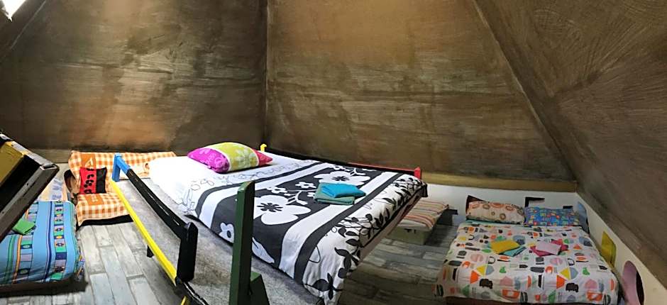 Hotel sebarozvoja s možnosťou získania poznania a inšpirujúcich prostriedkov na uplatňovanie vedomia, premenu seba a prostredia interiéru