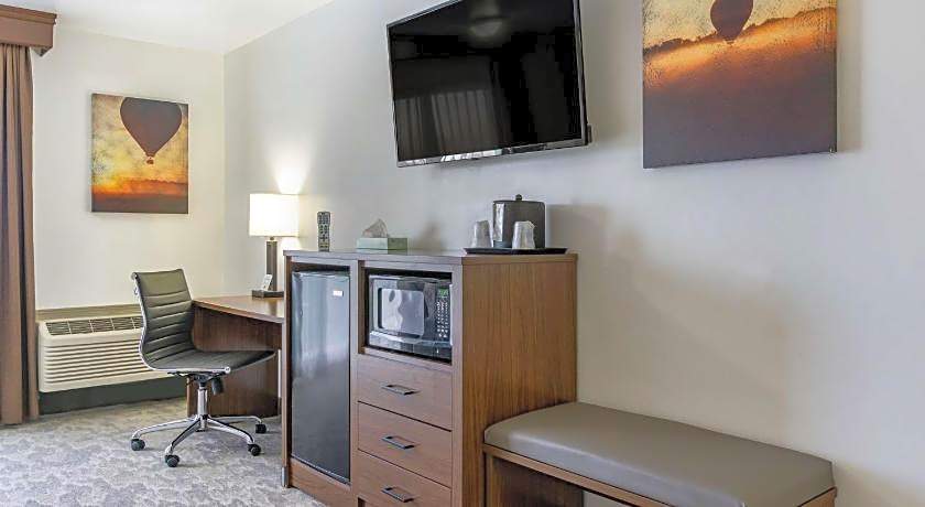 Best Western Plus Lake Front Hotel