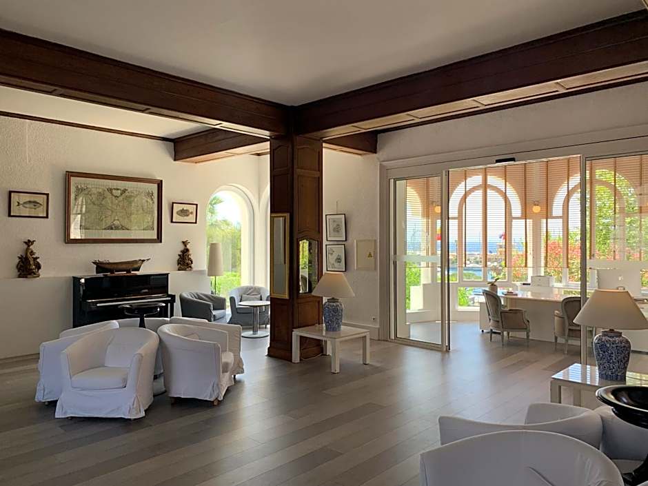 Auberge De La Calanque