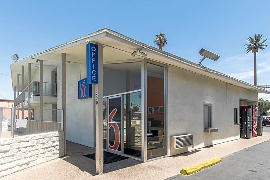 Motel 6 Bakersfield