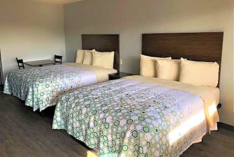 HomeTowne Studios by Red Roof San Antonio E - Frost Bank Center