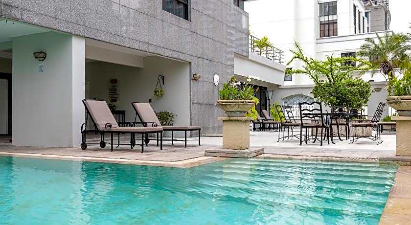 Cape House Langsuan Hotel