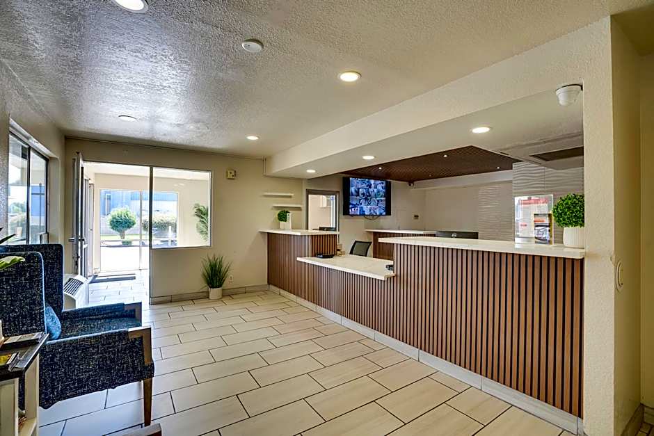 Econo Lodge Stockton near I-5 Fairgrounds