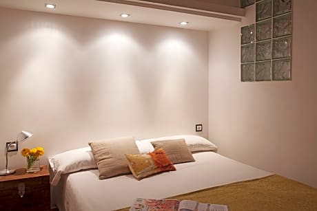 STUDIO CAPACITY 2 PAX