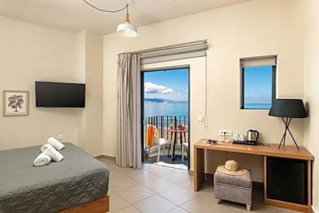 Deluxe Room with Sea View