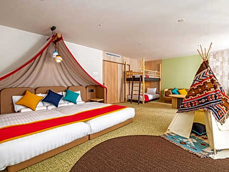 Deluxe Family Room
